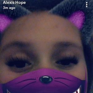 Meet your Posher, Alexis